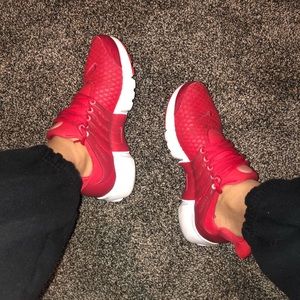 red nike prestos ❣️